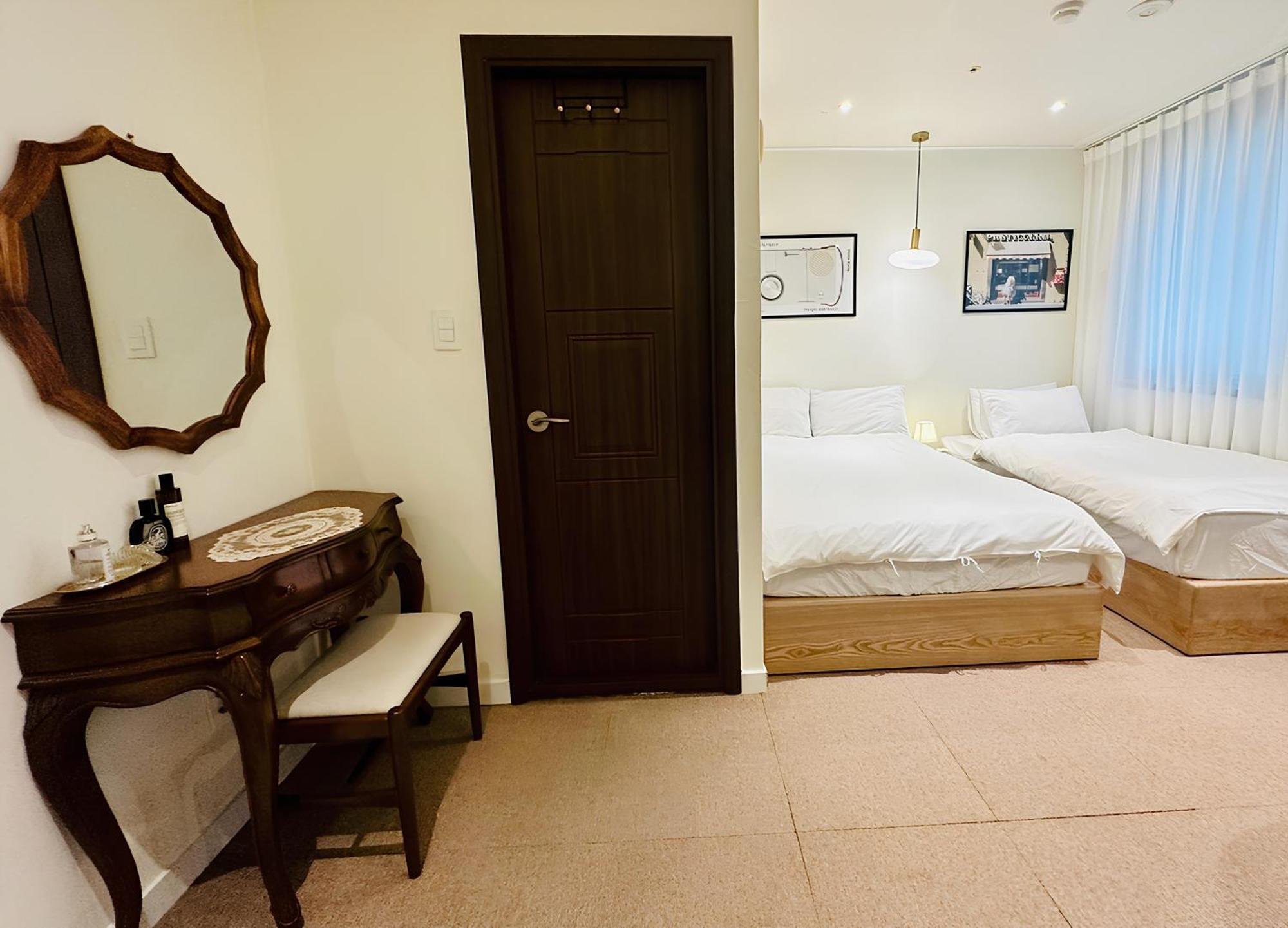 Ssh Ikseon Peter Cat Hostel โซล ภายนอก รูปภาพ